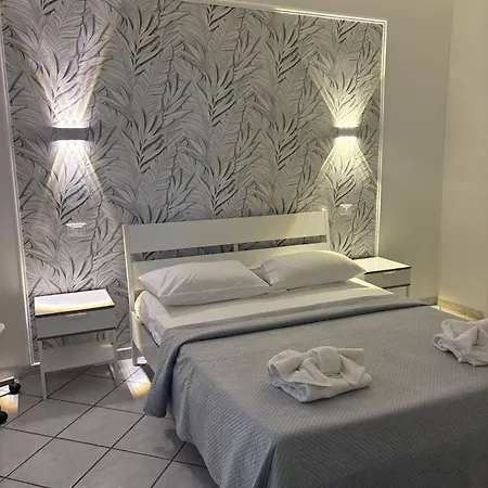 Alojamento de Acomodação e Pequeno-almoço Viren Nápoles