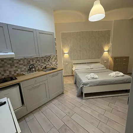 فندق مبيت وإفطار Viren نابولي