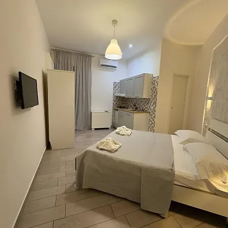 Viren 4* נאפולי