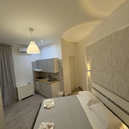 فندق مبيت وإفطار Viren نابولي