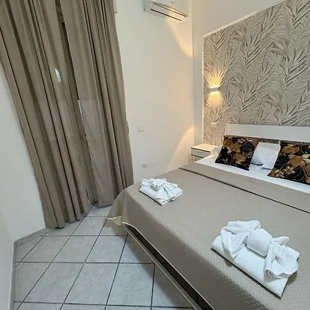 Viren 4* نابولي