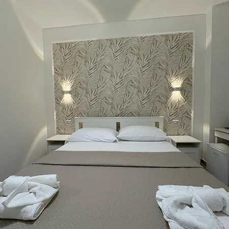 לינה וארוחת בוקר Viren נאפולי